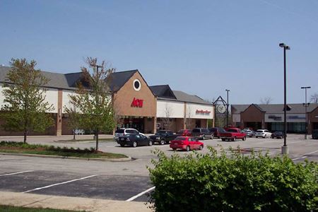 Retail space for Rent at Macomb Centre Plaza in Macomb Township