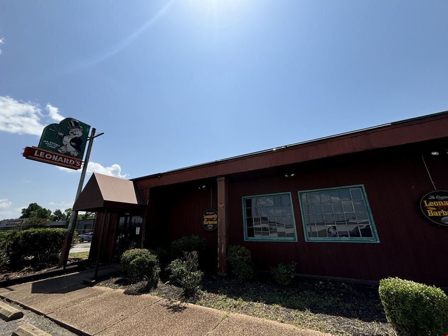 5465 Fox Plaza Dr, Memphis, TN 38115