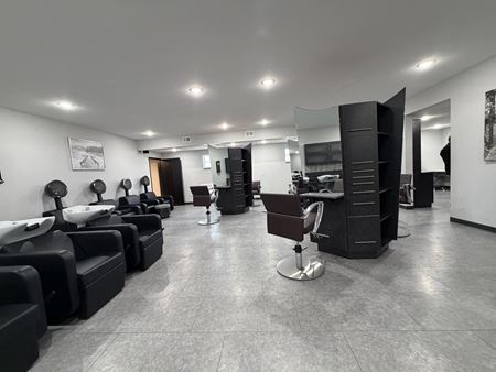 Retail space for Sale at Turnkey Salon & Spa in Clearwater
