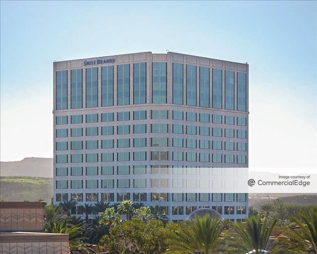 100 Spectrum Center
