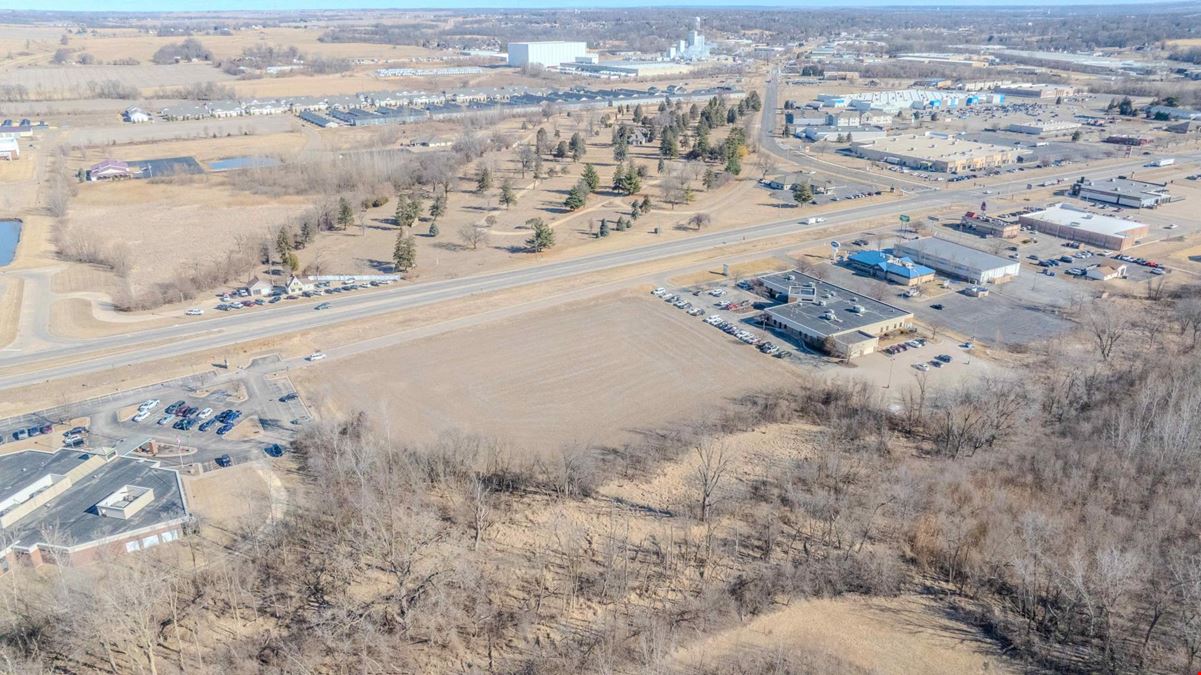 Land -Retail in Clinton