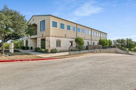 7 Lakeway Centre CT