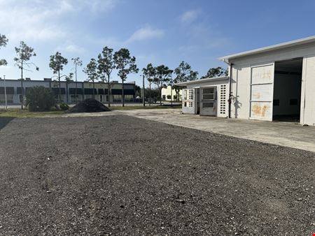 8,309 SF Auto Repair / Flex Building on 1.19 AC For Lease