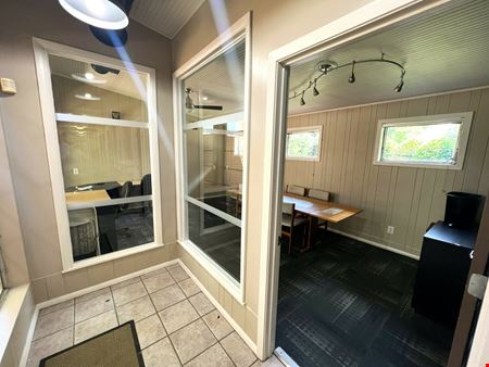 Office / Retail Building For Lease