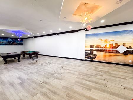 2,500 SF | 3255 Fulton Street | Open Box Retail Space with Gas Line Access for Lease