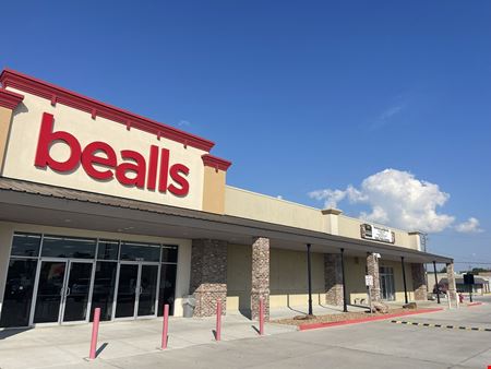Colonial Plaza Shopping Center For Lease