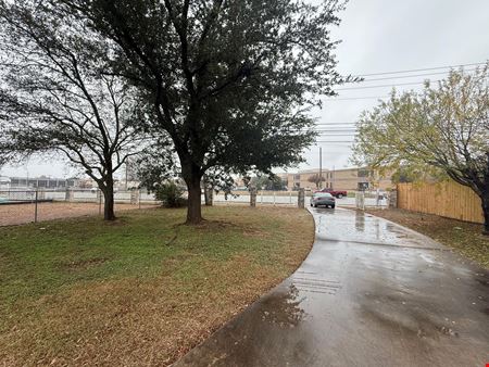 1204 W Pecan St