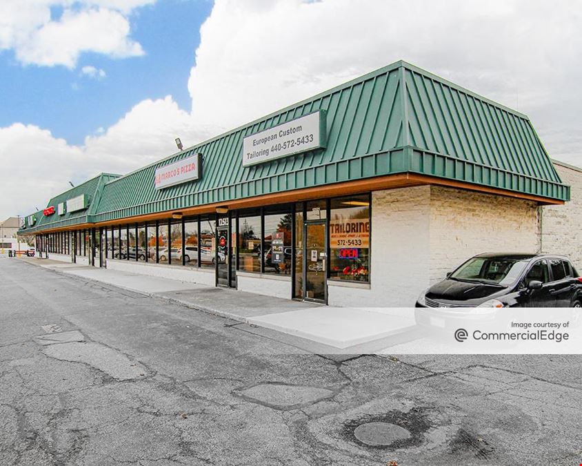 Staples Plaza