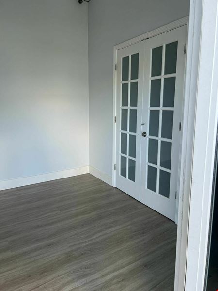Miami Airport Center - Corner Office/Warehouse for Lease