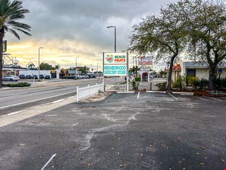 St. Pete Beach Retail / Restaurant-Equipped Building