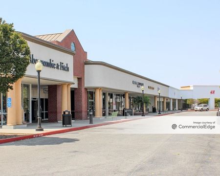 Retail space for Rent at Gilroy Premium Outlets in Gilroy