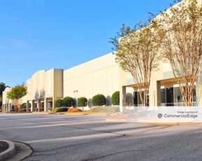 Newpoint Commons - 2160 Breckinridge Blvd