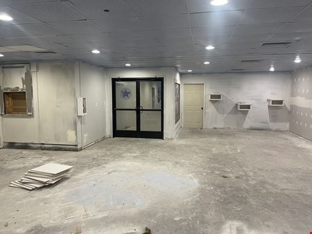 RETAIL/OFFICE ON SUNSHINE FOR SALE OR LEASE