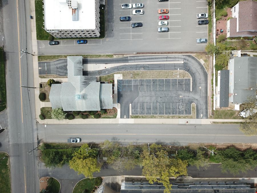 100 Sunnyside Blvd
