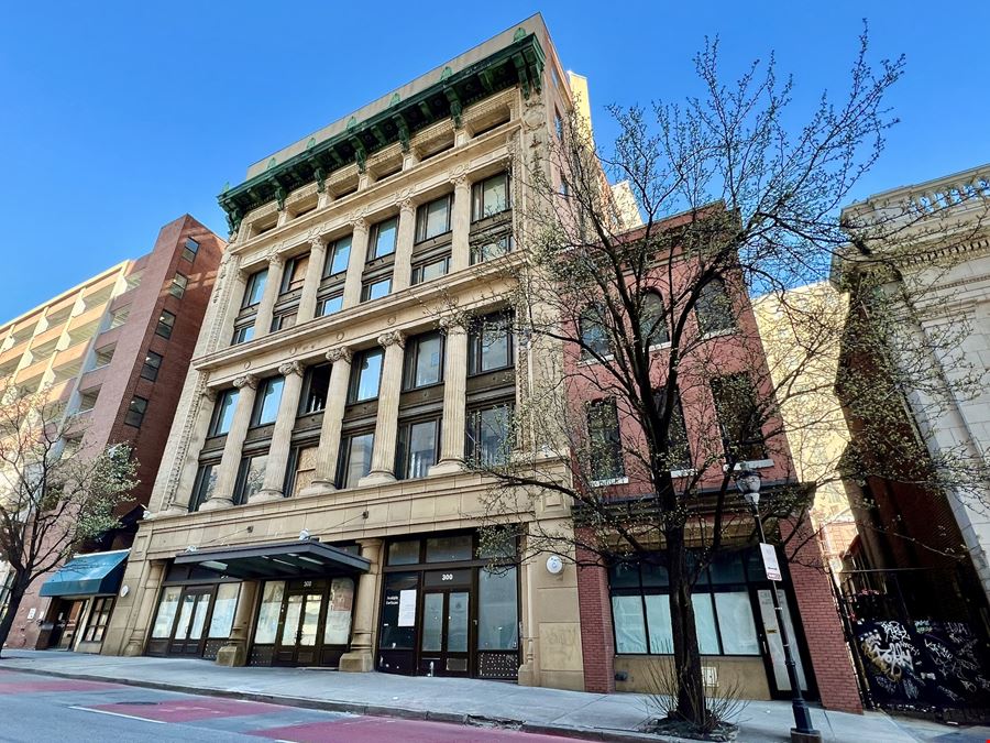 300 W Fayette St