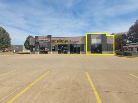 Office space for Rent at 3203 Devils Glen Rd, 1,688 in Bettendorf