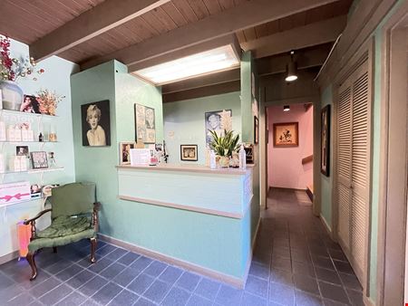 802B NW 23rd Avenue - 2nd Generation Salon
