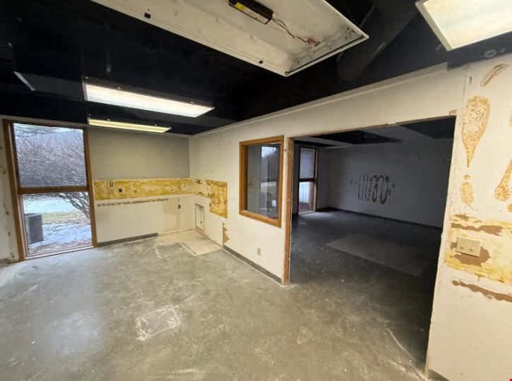 Office Suites for Lease in University Commerce Park - Okemos