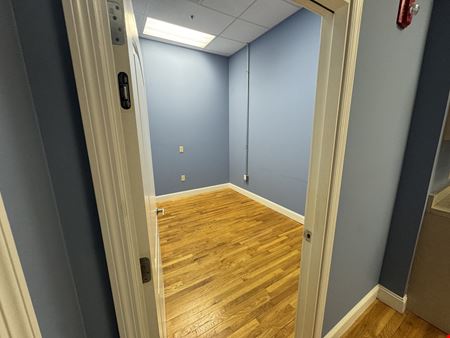 236 W Main St