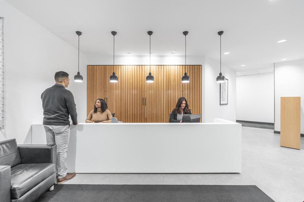 Regus - Schaumburg - Woodfield Preserve