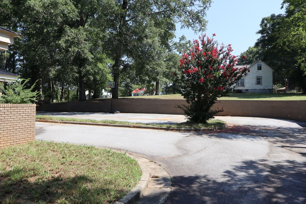253 E. Savannah St