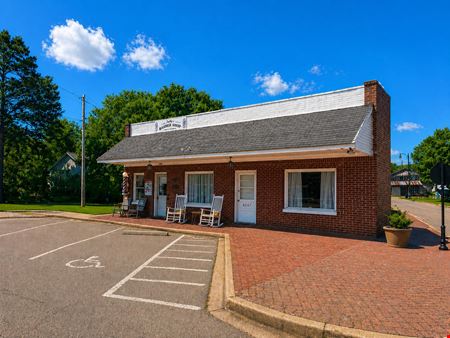 Retail space for Sale at 6245 Chester St in Arlington