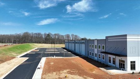 ± 111,488 SF MANUFACTURING BUILDING