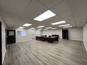 704 University Ave W