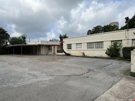 River Oaks Office Building for Lease - 2121 San Felipe St, Houston, TX 77019-5668