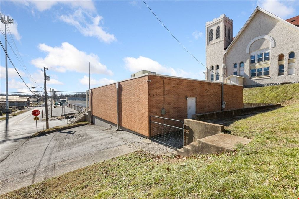 401 E Stephenson Ave