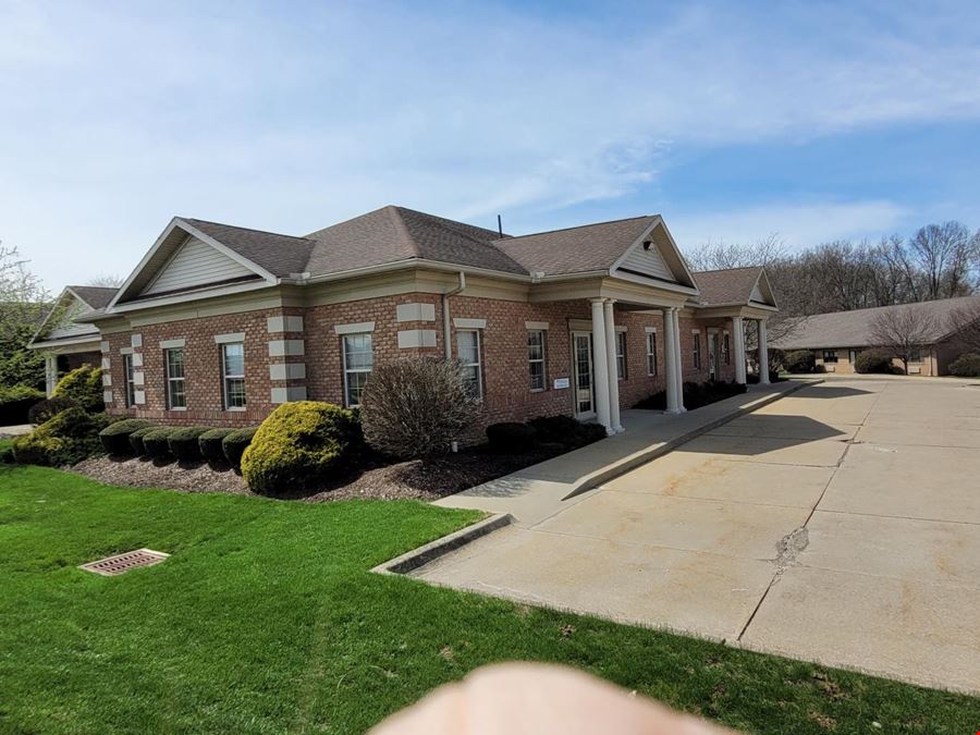 4016-4018 Massillon Rd