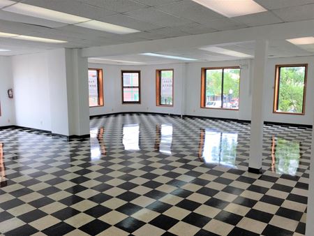 Retail space for Rent at CHICAGO LARGE OFFICE & STORE/RETAIL SPACE (SECOND FLOOR) in Chicago