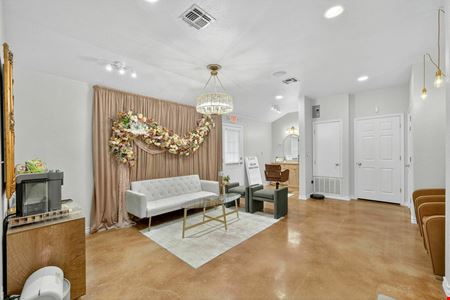 916-930 E Blanco Rd | Boerne Office Portfolio