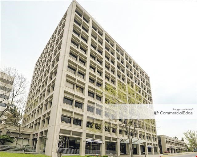 One Ygnacio Center