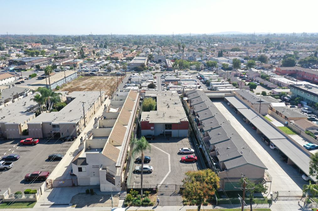 Royal Palms Apartments