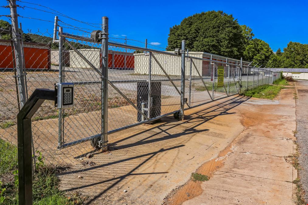 Trackside Self Storage