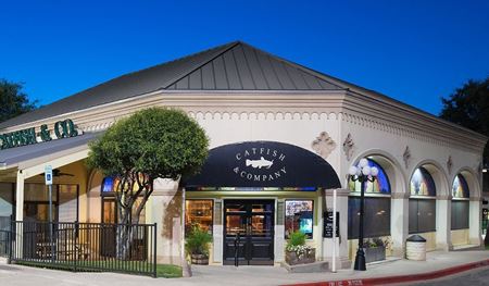 Retail space for Rent at University Plaza in Hurst