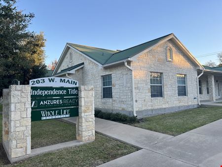 203 W Main St
