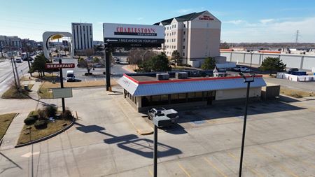 Retail space for Rent at 721 S Meridian Ave in Oklahoma City