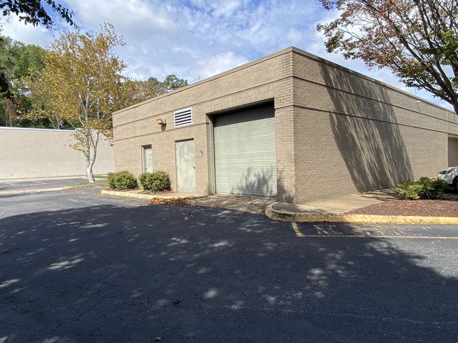 Freestanding Retail with Climate-Controlled Vault