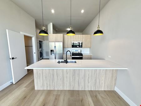 5151 N Lincoln Ave, Unit 101