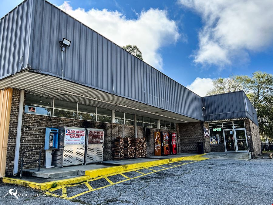 ±8,768 SF Grocery Store Opportunity