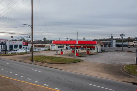 Commercial space at 711 Rivergate PKWY Gas Station in Goodlettsville
