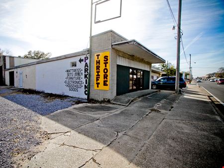 1417 W Cervantes Retail