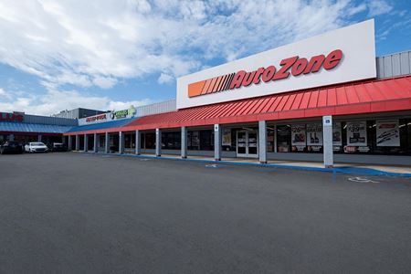 Retail space for Rent at SAN SEBASTIAN SHOPPING CENTER in SAN SEBASTIAN