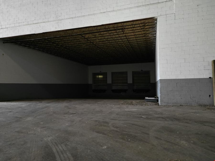 1450 E. Walnut Street