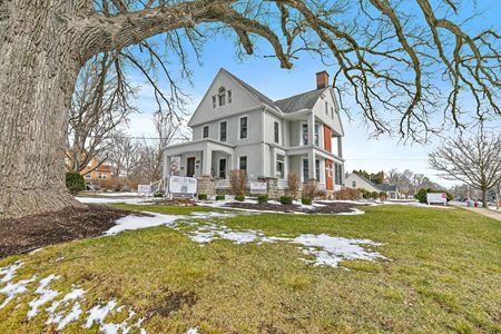 Retail space for Sale at 303 N Main St in Elburn