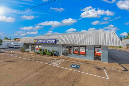 Retail space for Sale at 1300 S Texas Ave in Bryan
