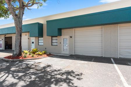 Commercial space at 2940-2960 Horseshoe Drive in Naples