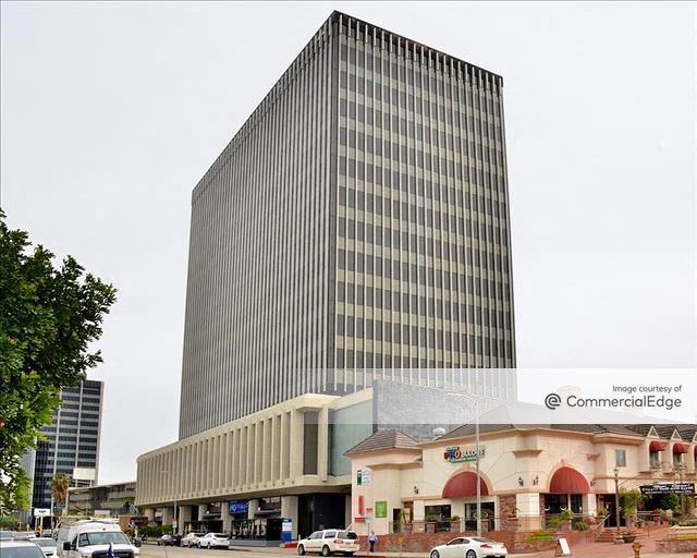 Encino Plaza
